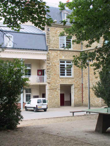Cour de Notre Dame de Sion  Evry